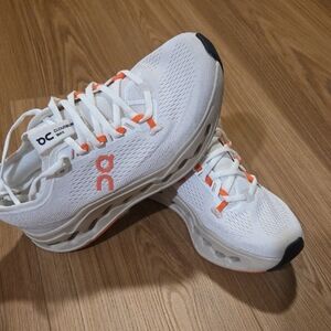 Women's Cloud Surfer Max Shoes, Cream, Tan, Orange Size 7.5